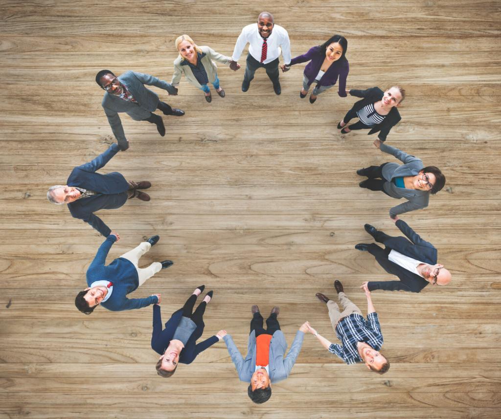 De werkplek kan een broedplaats zijn voor stress, burn-out en angst, wat nadelige gevolgen kan hebben voor de geestelijke gezondheid van werknemers. We pleiten voor een proactieve aanpak die een cultuur van openheid, begrip en ondersteuning bevordert. Door de dialoog over geestelijke gezondheid aan te moedigen en middelen aan werknemers te verstrekken, kunnen barrières worden weggenomen, stigmatisering worden verminderd en een omgeving worden gecreëerd waarin het zoeken naar hulp wordt gezien als een teken van kracht. Het implementeren van strategieën voor het creëren van een mentaal gezonde werkomgeving is essentieel. Dit omvat het bevorderen van de balans tussen werk en privéleven, het bieden van kansen voor de ontwikkeling en groei van vaardigheden, en het cultiveren van een gevoel van verbondenheid en kameraadschap binnen teams.